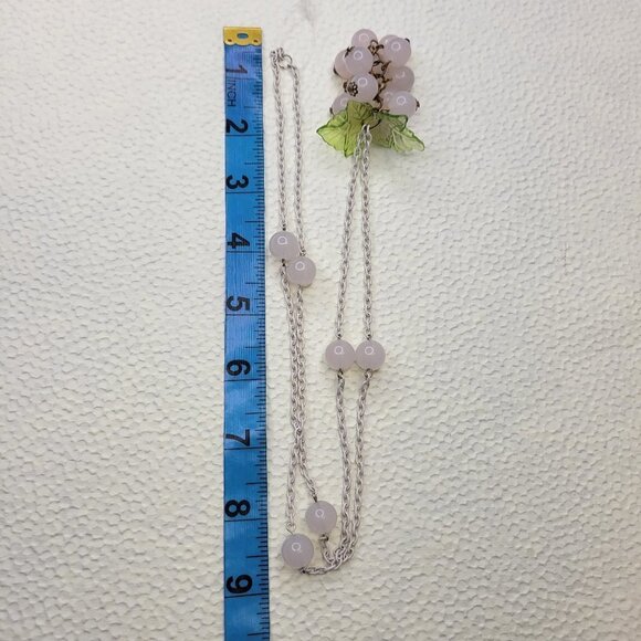 SMOKY White Grape Motif Cluster Round Beads with Green Glass Leaf Necklace - Picture 7 of 8